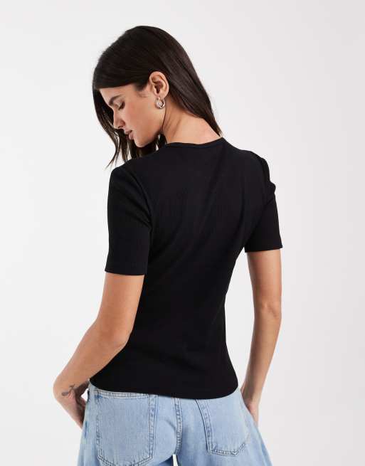 & Other Stories ribbed slim fit  t-shirt in black, 4 of 4