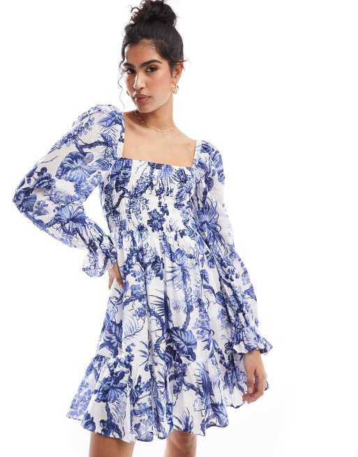 & Other Stories - Robe courte à imprimé fleuri et ourlet volanté avec manches volumineuses, encolure carrée et corsage froncé - Bleu