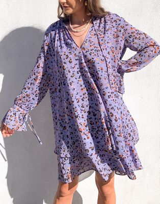 Robes casual & Other Stories - Robe courte en polyester recyclé avec liens sur l'encolure - Lilas imprimé animal