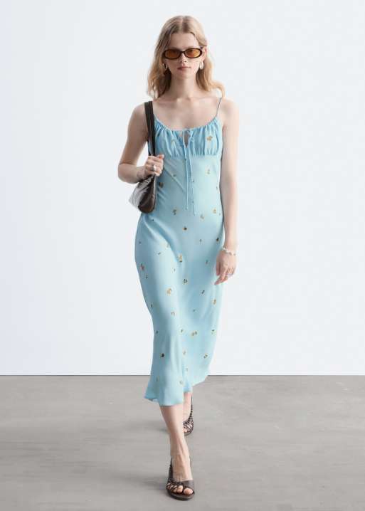 & Other Stories robe d'été mi-longue bleu clair à petites fleurs, 4 de 4