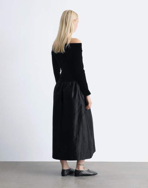 & Other Stories - Robe longue en velours et satin à épaules dénudées et ourlet à basque - Noir, 3 de 4