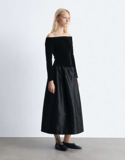 & Other Stories - Robe longue en velours et satin à épaules dénudées et ourlet à basque - Noir, 4 de 4