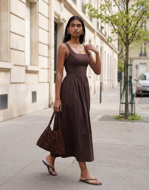 & Other Stories - Robe longueur mollet à corsage ajusté et ourlet volumineux - Marron, 10 de 11
