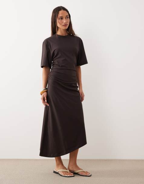 & Other Stories - Robe mi-longue en jersey froncé à ourlet asymétrique - Marron chocolat - view 1