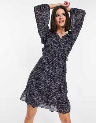 robe noir col v