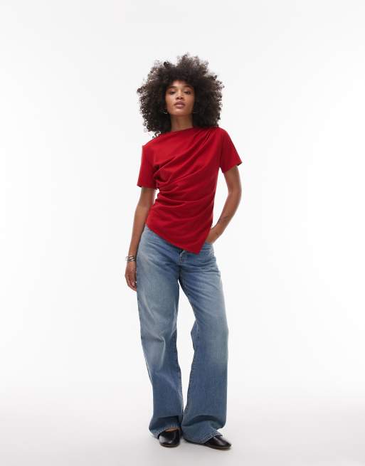 & Other Stories – Röd t-shirt i jersey med drapering framtill och asymmetrisk, slitsad fåll, 4 av 4