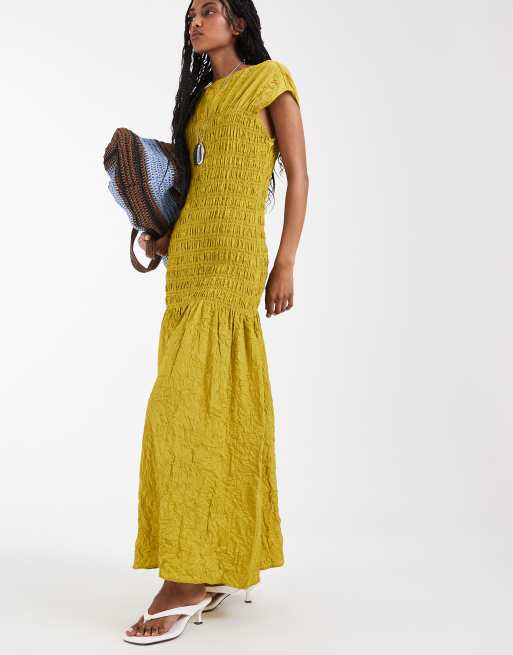 & Other Stories ruched crinkle maxi dress in citrus green , 4 of 8