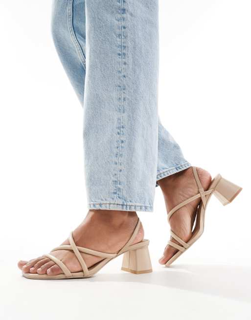 & Other Stories - Sandali con tacco crema in pelle con fascette sottili