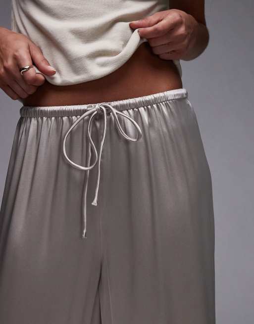 & Other Stories - Satijnen broek met wijde pijpen en elastische taille in beige, 5 van 5