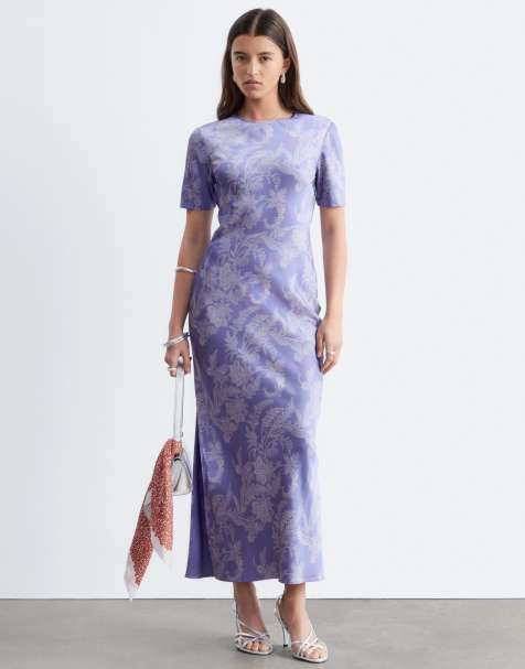 & Other Stories - Satijnen maxi jurk met paisley motief, detail bij de taille en split in paars - view 1