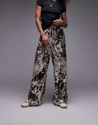 & Other Stories - Satin-Hose mit Animal-Print in Braun, elastischem Bund und weitem Bein