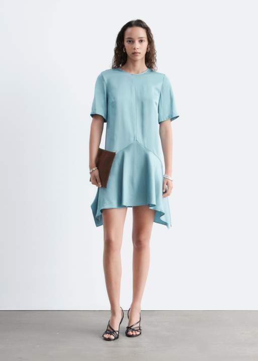 & Other Stories Satin-Minikleid mit tiefer Taille und Zipfelsaum in Dusty Blue, 2 von 4