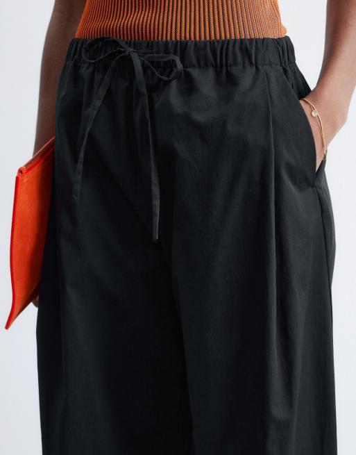 & Other Stories – Schlupfhose aus Baumwolle in Schwarz mit weitem Bein, 4 von 4