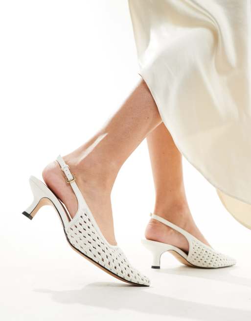 & Other Stories – Schuhe aus Leder in Weiß mit geflochtenem Design, Fersenriemen und Pfennigabsatz