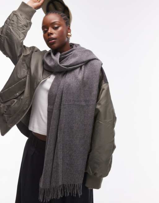 & Other Stories - Sciarpa premium oversize in lana grigia, 3 di 3