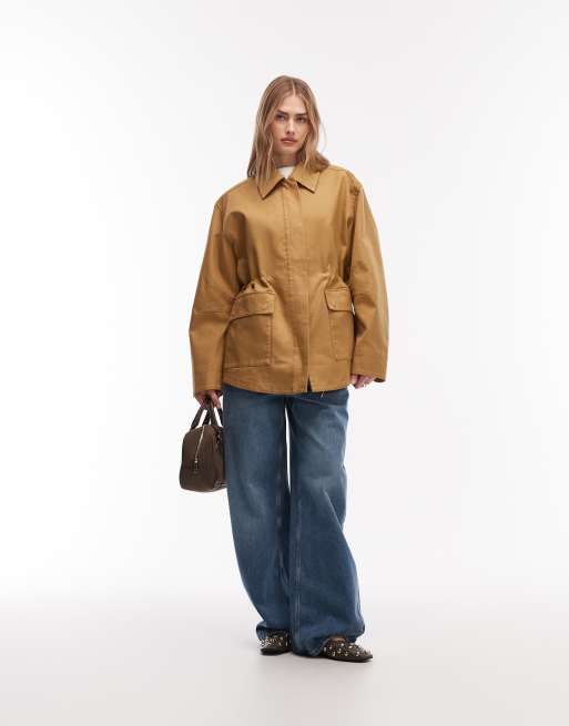 & Other Stories – Senapsgul, kort trenchcoat i bomull med markerad midja, 2 av 4