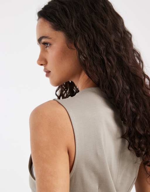 & Other Stories sleevless jersey maxi dress with back split in brown, 3 of 4