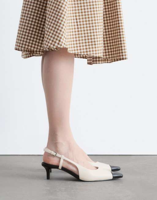 & Other Stories slingback pumps i hvid og sort, 3 af 4
