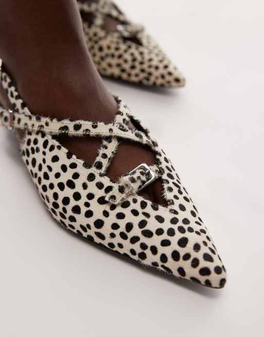& Other Stories - Slingback schoenen met kittenhak van harig echt leer in witte dalmatiër-print, 2 van 4