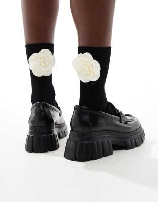 & Other Stories - Socken in Schwarz mit Ansteckblumen-Detail