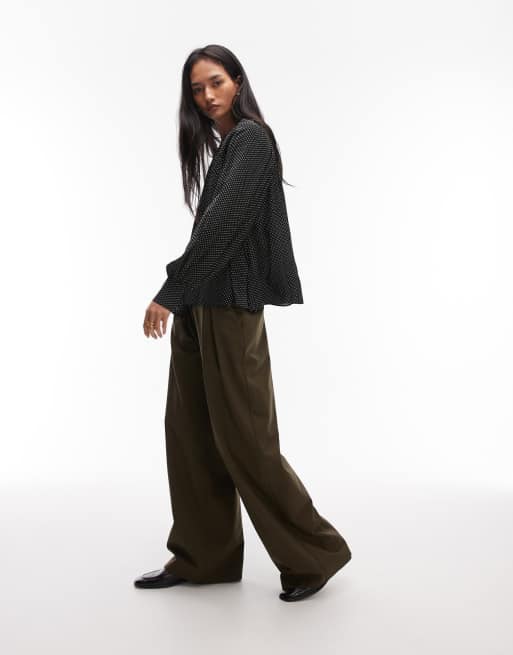 & Other Stories - Sort blusetop med voluminøst design og hvide polkaprikker i chiffon, 2 af 4
