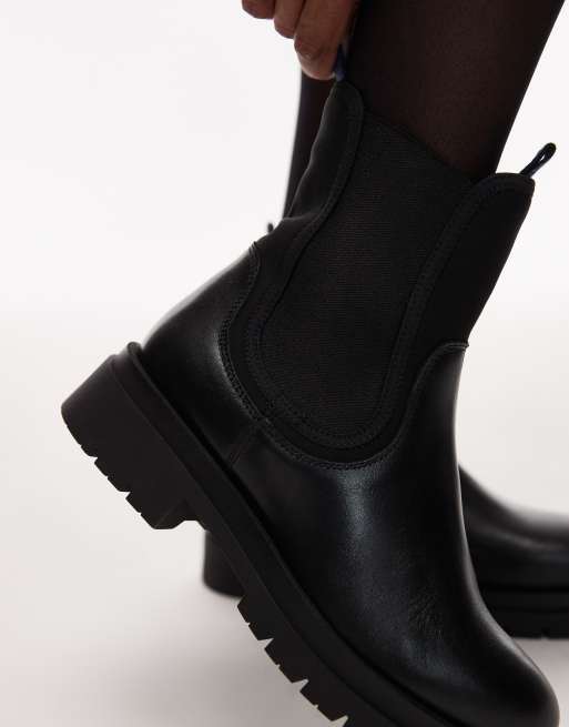 & Other Stories – Stiefeletten aus schwarzem Leder mit elastischen Seiten und Zuglaschen am Schaft, 4 von 4