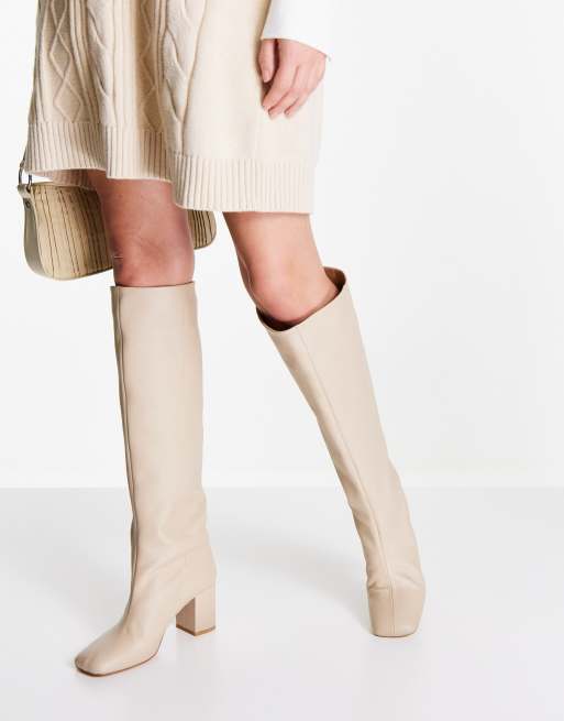 & Other Stories - Stivali al ginocchio di pelle beige con tacco, 2 di 4