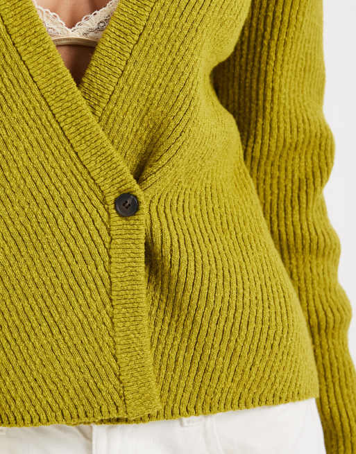 & Other Stories – Strickjacke in Grün mit tiefem V-Ausschnitt und Knopfleiste, 3 von 4