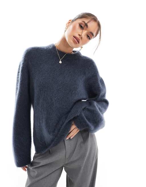 & Other Stories - Superzachte harige gebreide trui van mohair in marineblauw