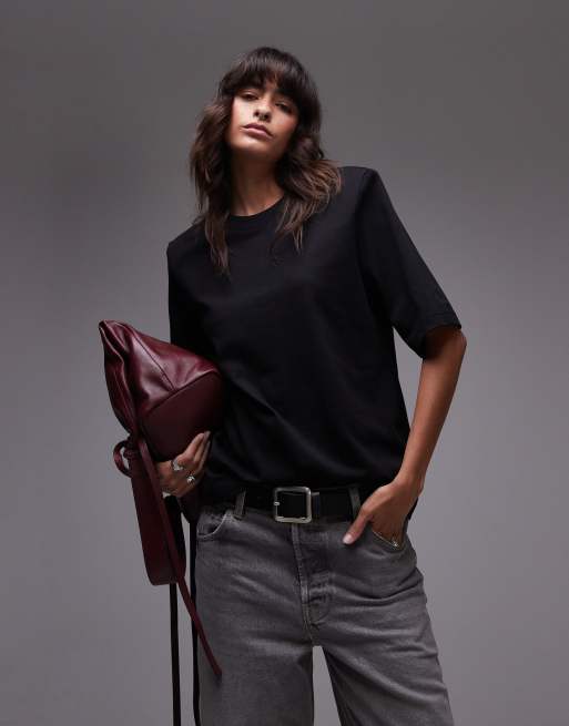 & Other Stories - T-shirt met schoudervulling in zwart
