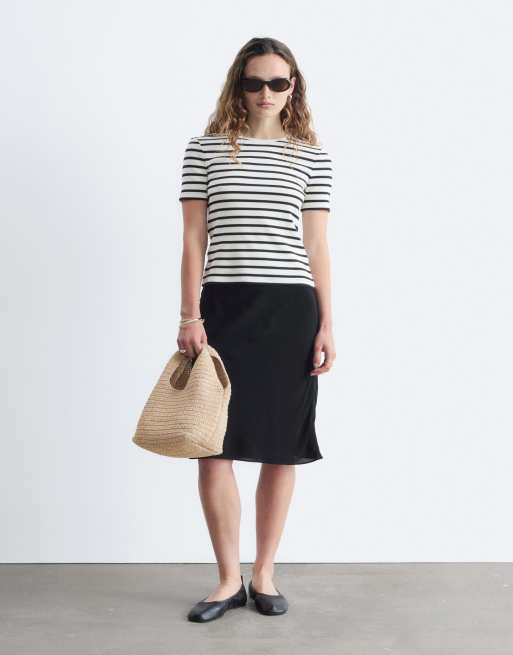 & Other Stories T-shirt slim a coste morbidissima a righe nere, 3 di 4
