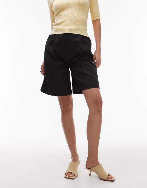 & Other Stories tailored bermuda shorts in black, 2 of 5