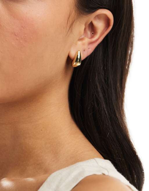 & Other Stories teardrop stud earrings in gold, 3 of 4