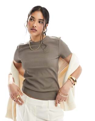 & Other Stories - Top a maniche corte aderente color talpa a coste