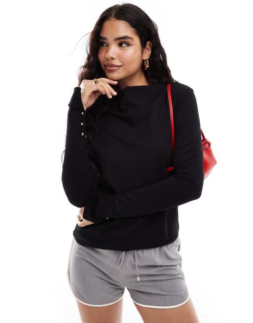 & Other Stories - Top a maniche lunghe in jersey nero a coste con borchie sul collo e sui polsini