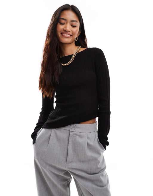 & Other Stories - Top aderente in lana merino a coste nero con scollo a barchetta e polsini con spacco