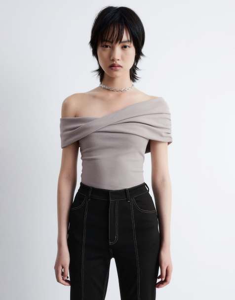 & Other Stories - Top arricciato marrone talpa con spalle scoperte - view 1