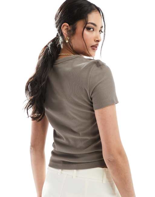 & Other Stories - Top côtelé coupe ajustée à manches courtes - Marron, 4 de 4