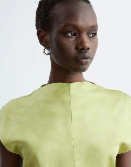 & Other Stories - Top drapé en satin avec col montant et taille cintrée - Vert citron, 3 de 4