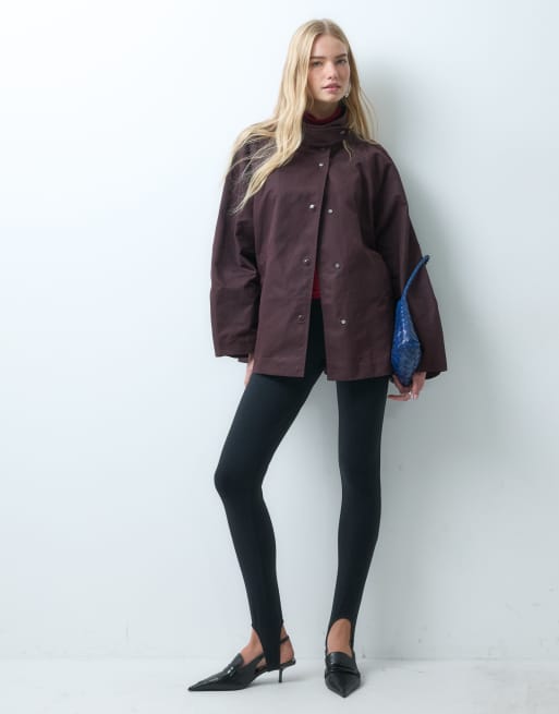 & Other Stories trenchcoat med kort längd, ståkrage och bomullsmix i chokladbrun, 2 av 4