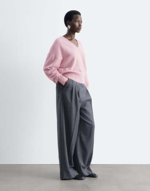 & Other Stories tyk strikket sweater med v-hals i pink, 4 af 4