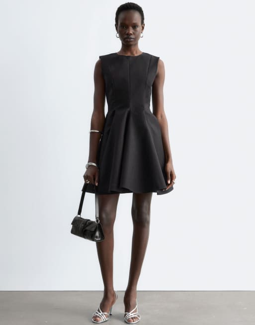 & Other Stories - Vestido corto negro estructurado con falda de corte circular, 3 de 4