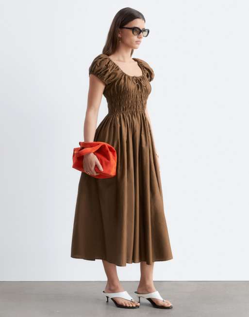 & Other Stories - Vestido midi marrón de manga corta con cuello ancho de algodón puro, 3 de 4