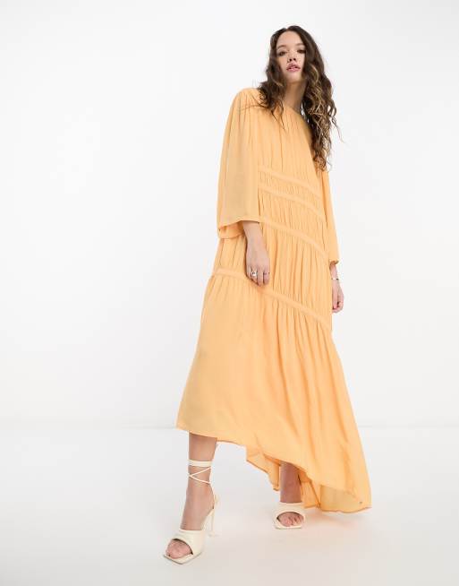 & Other Stories - Vestito in chiffon arancione a pieghe con gonna al polpaccio