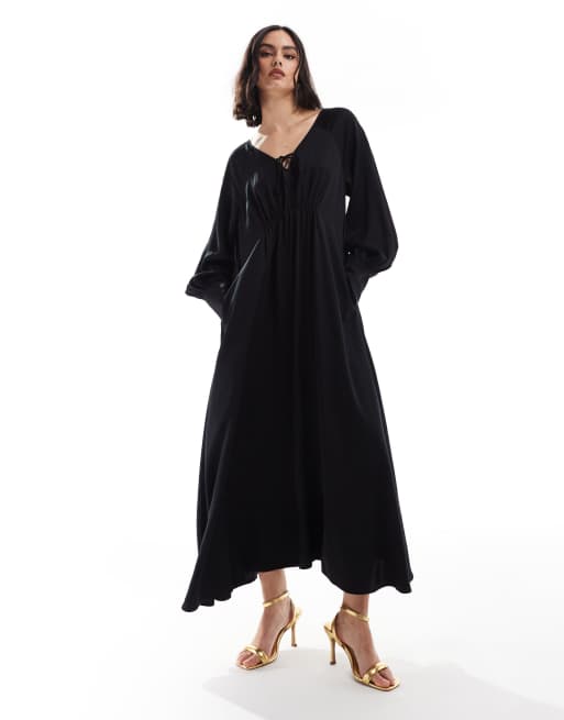 & Other Stories - Vestito lungo a maniche lunghe nero con scollo a V e laccetti sul davanti