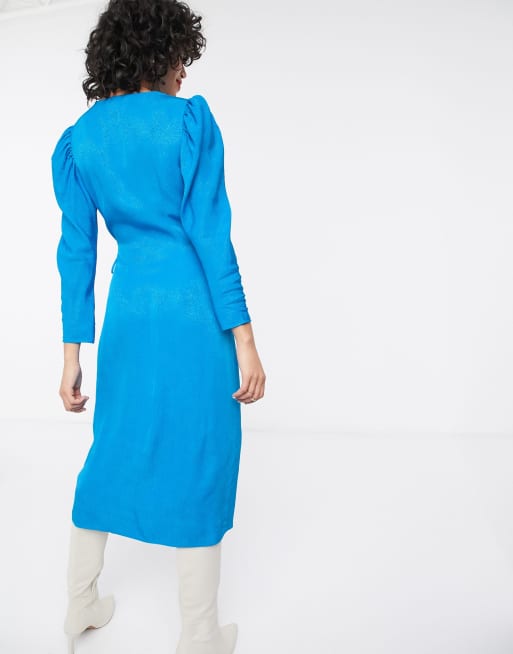 & Other Stories - Vestito midi a portafoglio in jacquard blu con maniche a sbuffo, 2 di 4