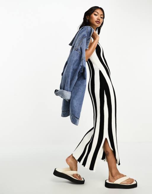& Other Stories - Vestito midi in maglia nero e bianco a righe con bordi smerlati