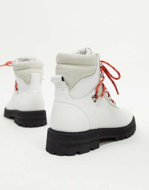 & Other Stories – Weiße Wanderstiefel zum Schnüren mit Kontrastsohle, 2 von 4
