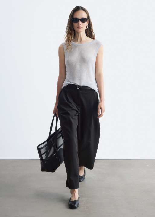 & Other Stories wide leg balloon shape trousers with front pleats in black, 4 of 4