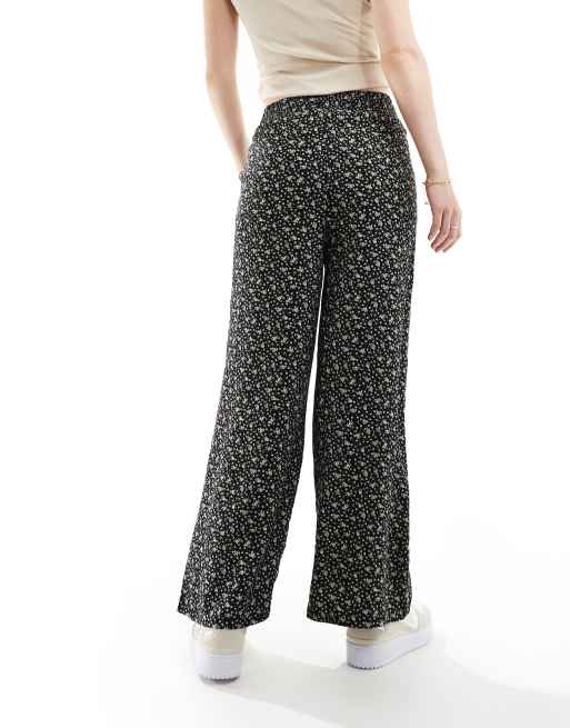 & Other Stories wide leg trousers in black and white floral print, 3 of 5